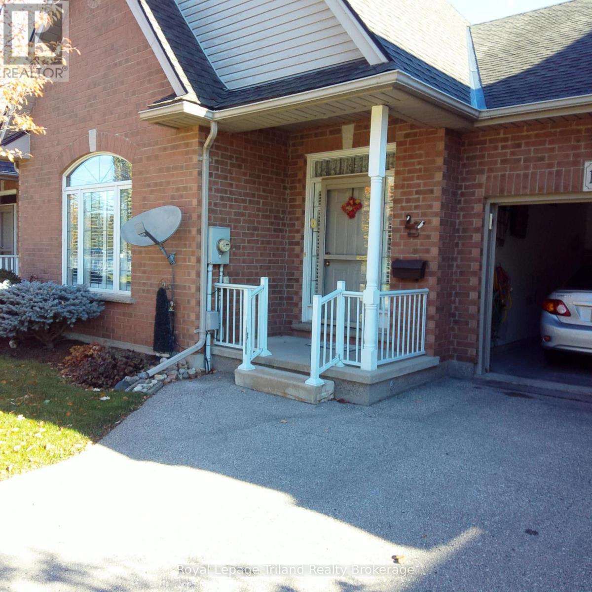 2 - 153 Ferguson Drive, Woodstock, Ontario  N4V 1H4 - Photo 4 - X12749916