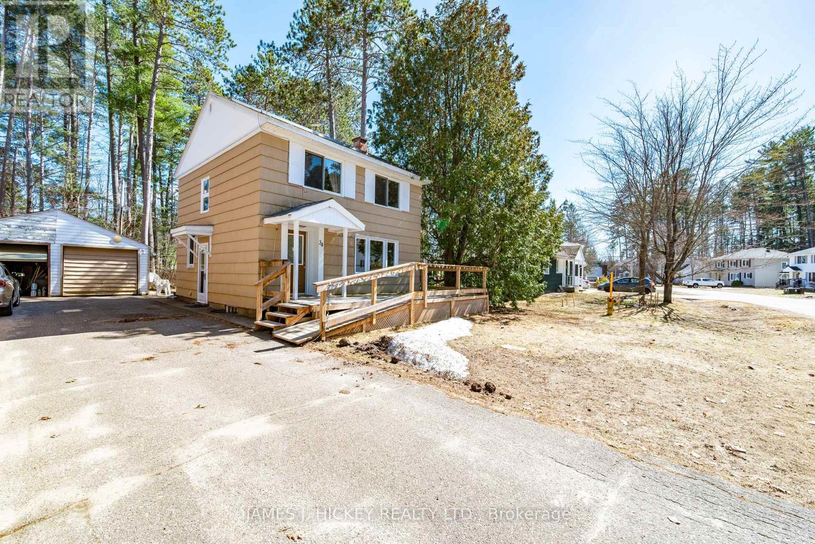 34 FARADAY CRESCENT, Deep River, Ontario