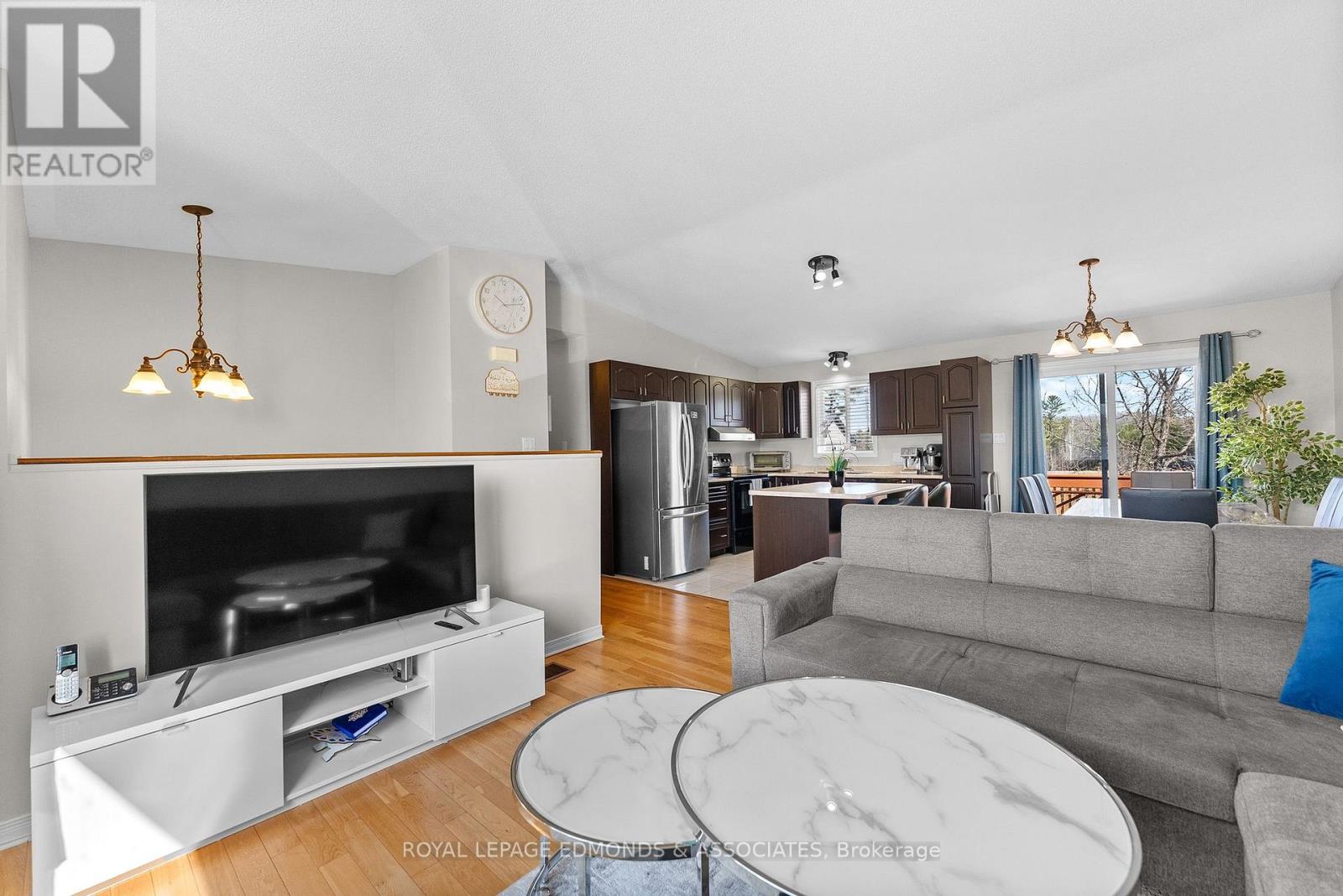 8 Gerald Avenue, Petawawa, Ontario  K8H 2Y3 - Photo 15 - X13036814