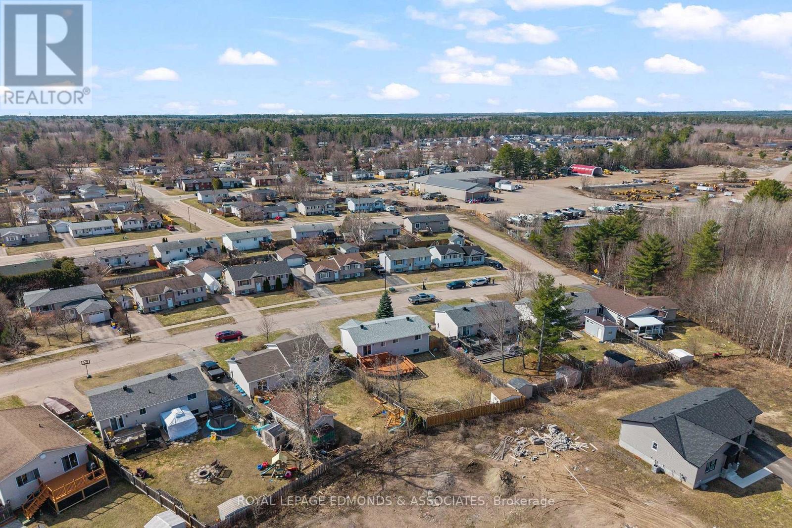 8 Gerald Avenue, Petawawa, Ontario  K8H 2Y3 - Photo 45 - X13036814