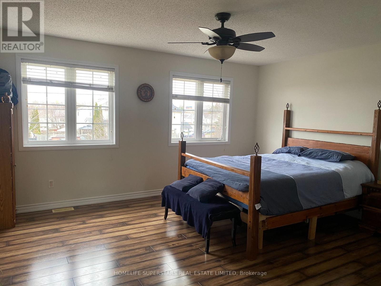 1316 Macinally Court, Oshawa, Ontario  L1K 0B6 - Photo 9 - E13019740