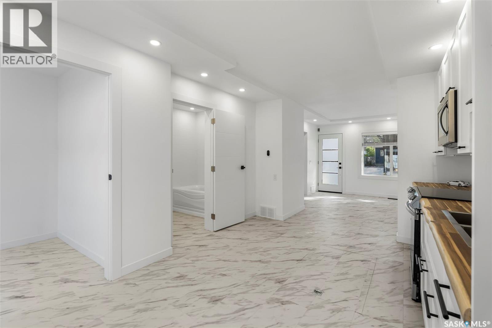 117 U Avenue S, Saskatoon, Saskatchewan  S7M 3B9 - Photo 5 - SK033768