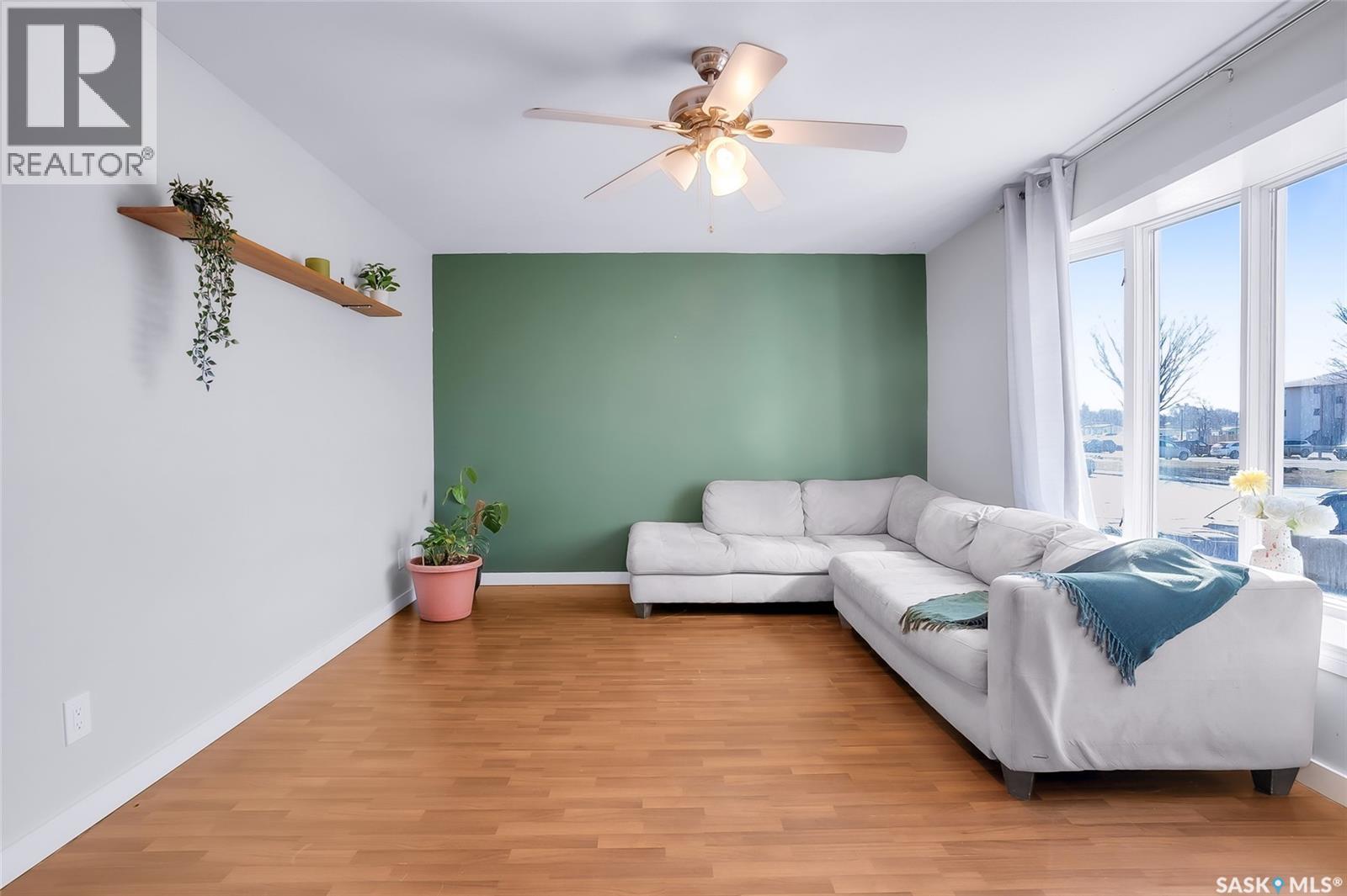 122 Clancy Drive, Saskatoon, Saskatchewan  S7M 4L2 - Photo 3 - SK033750