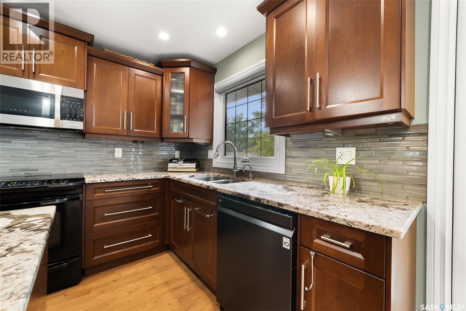 4834 Queen Street, Regina, Saskatchewan  S4S 6V8 - Photo 9 - SK033738