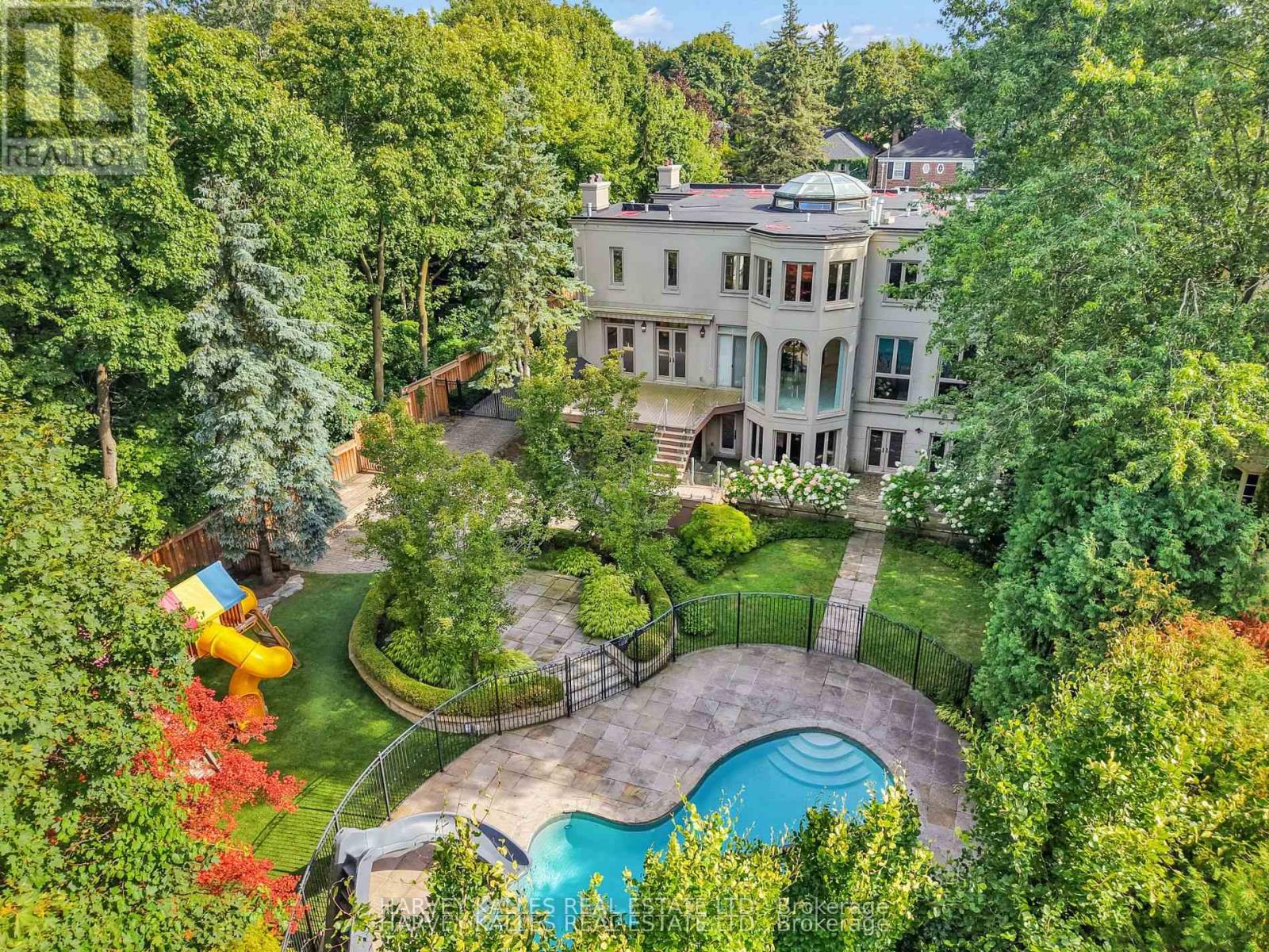 113 COLDSTREAM AVENUE, Toronto, Ontario