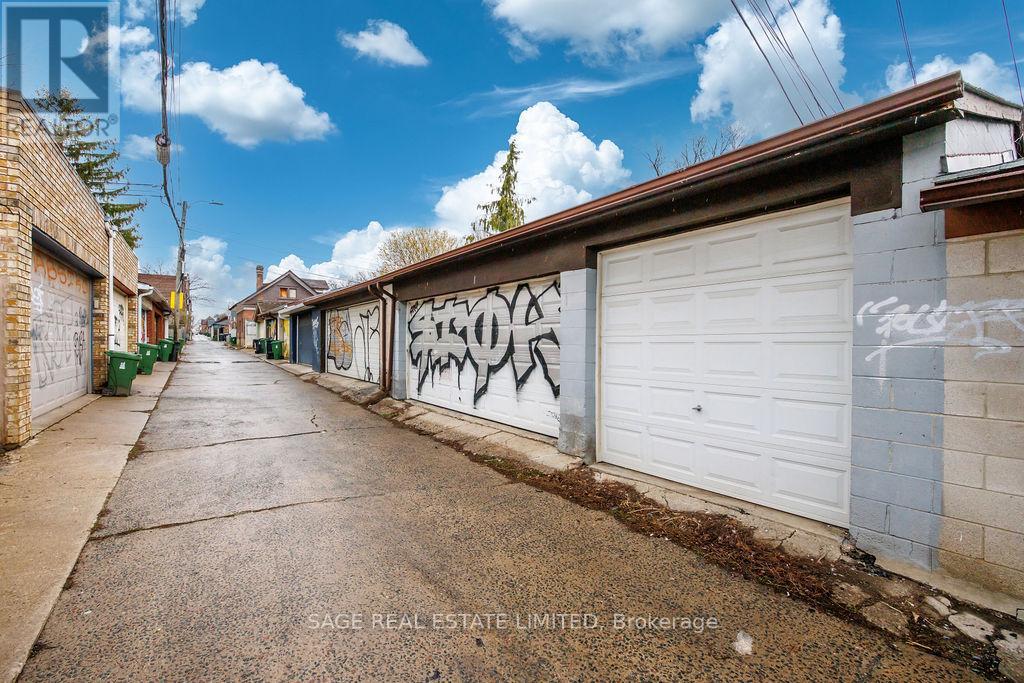 276 Crawford Street, Toronto, Ontario  M6J 2V8 - Photo 5 - C13036768