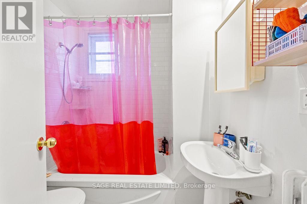 278 Crawford Street, Toronto, Ontario  M6J 2V8 - Photo 9 - C13036774