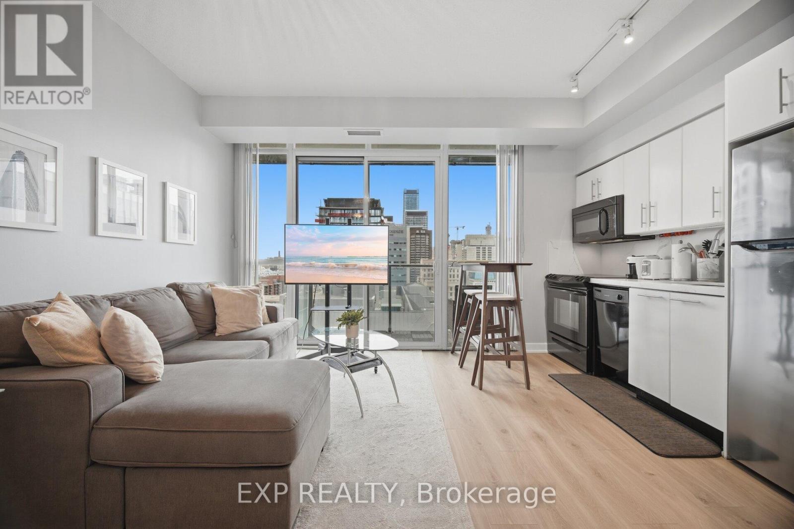 1907 - 126 Simcoe Street, Toronto, Ontario  M5H 4E6 - Photo 10 - C13036792