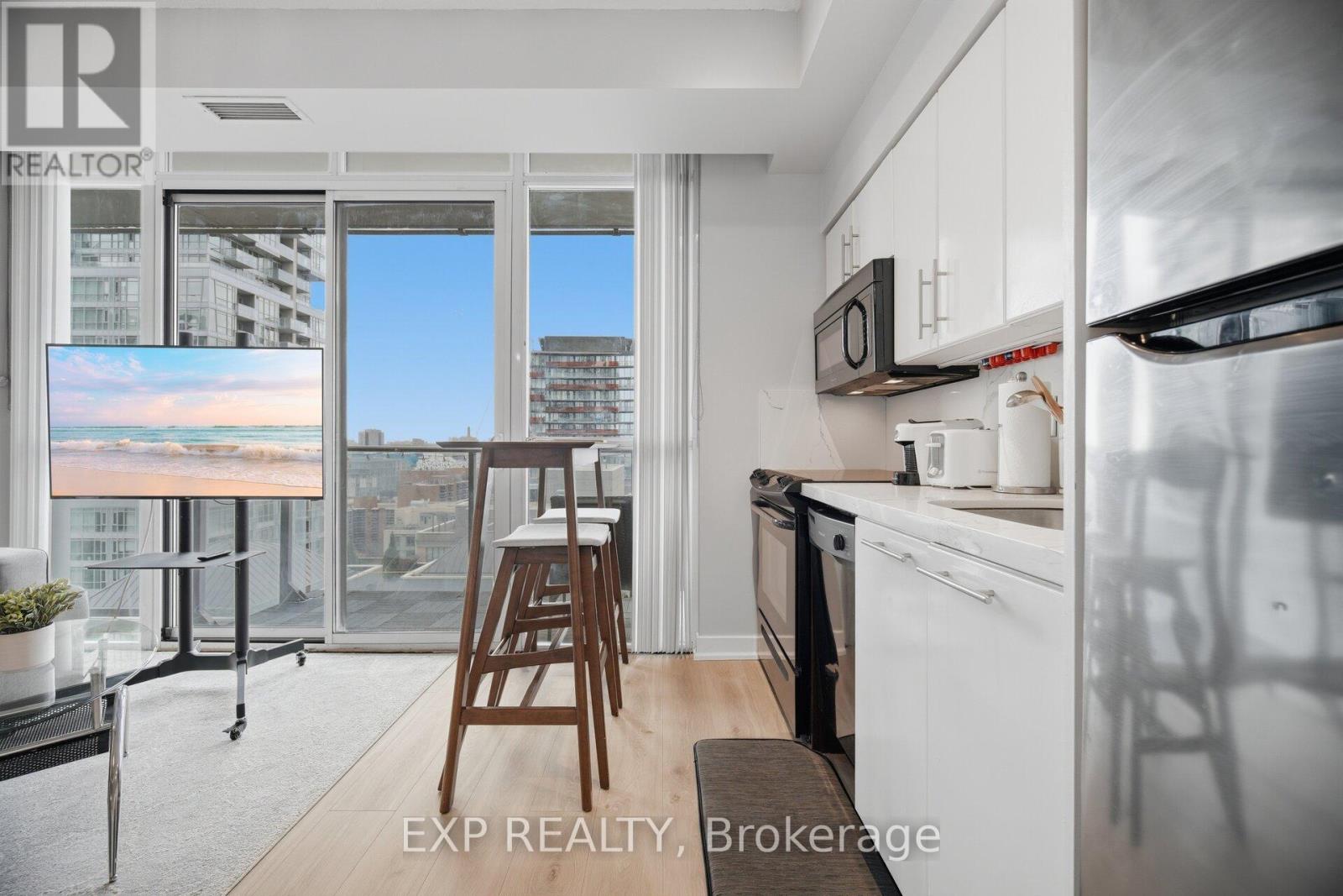 1907 - 126 Simcoe Street, Toronto, Ontario  M5H 4E6 - Photo 17 - C13036792