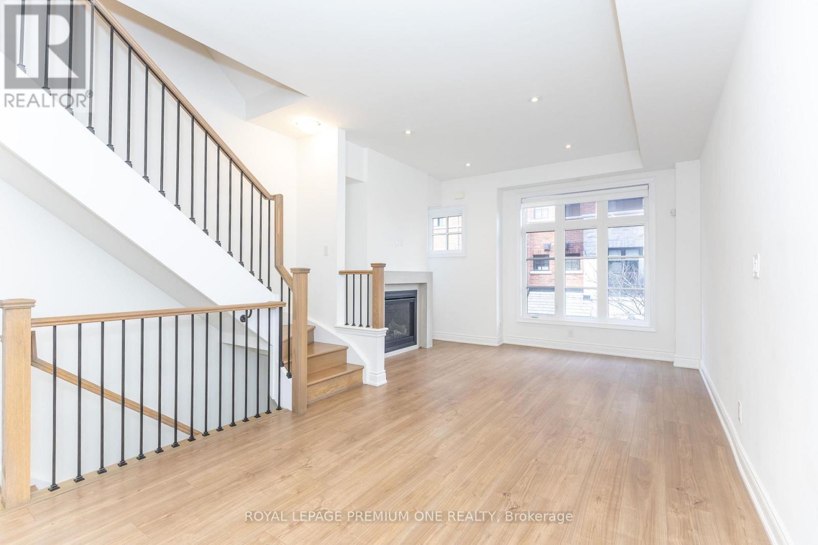 5 - 2 Salvador Allende Court, Toronto, Ontario  M6G 0A3 - Photo 12 - C13036856