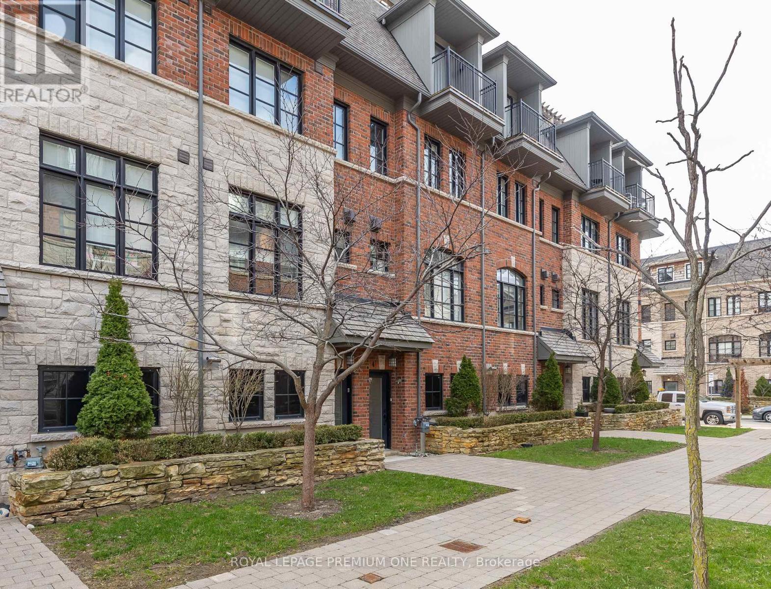 5 - 2 Salvador Allende Court, Toronto, Ontario  M6G 0A3 - Photo 2 - C13036856