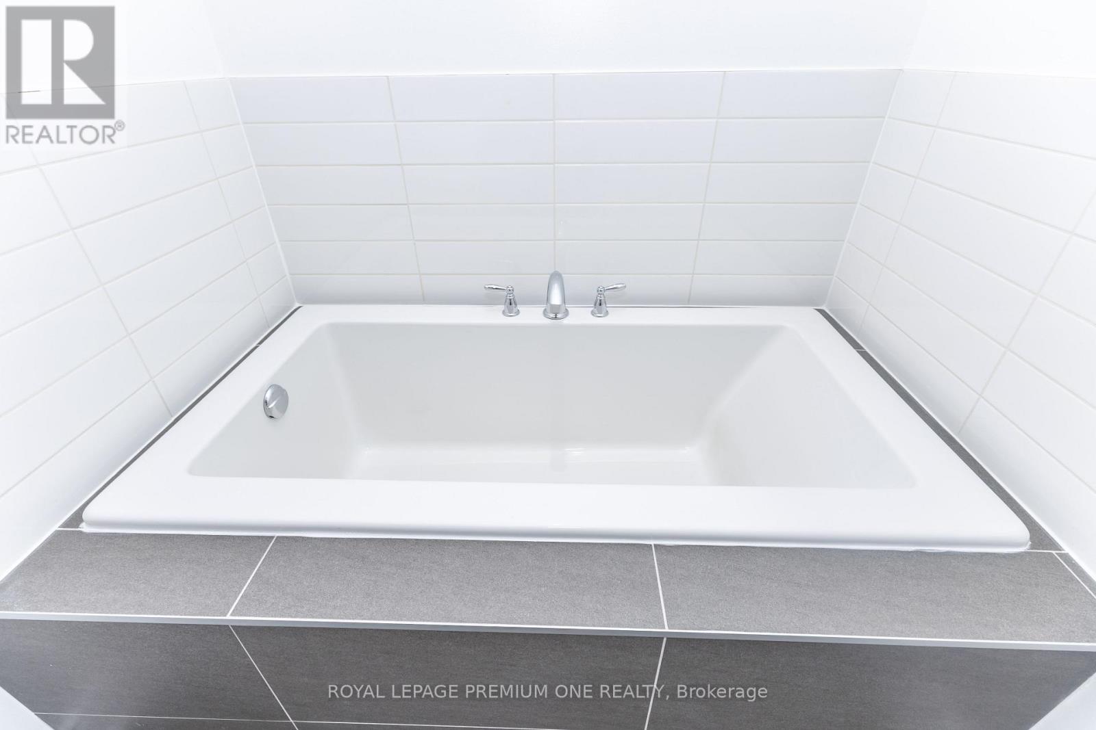 5 - 2 Salvador Allende Court, Toronto, Ontario  M6G 0A3 - Photo 25 - C13036856