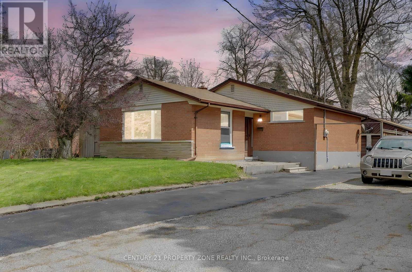 5 HADRINA STREET, Brampton, Ontario