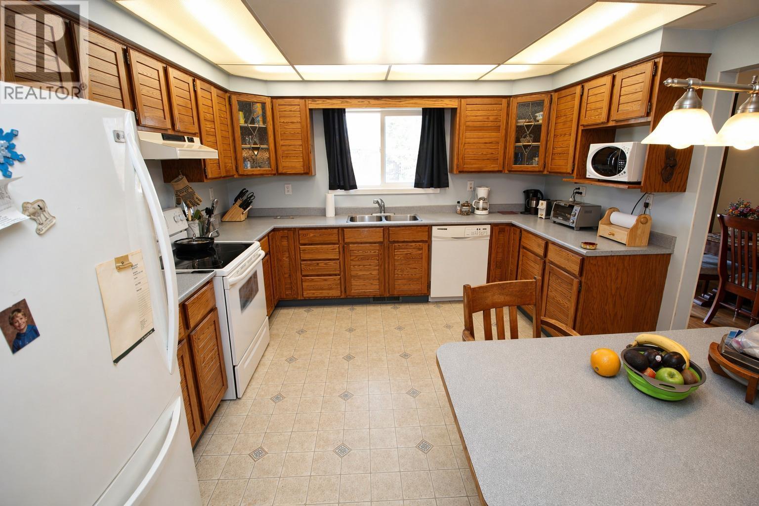 1940 Nadina Place, Houston, British Columbia  V0J 1Z0 - Photo 7 - R3114847