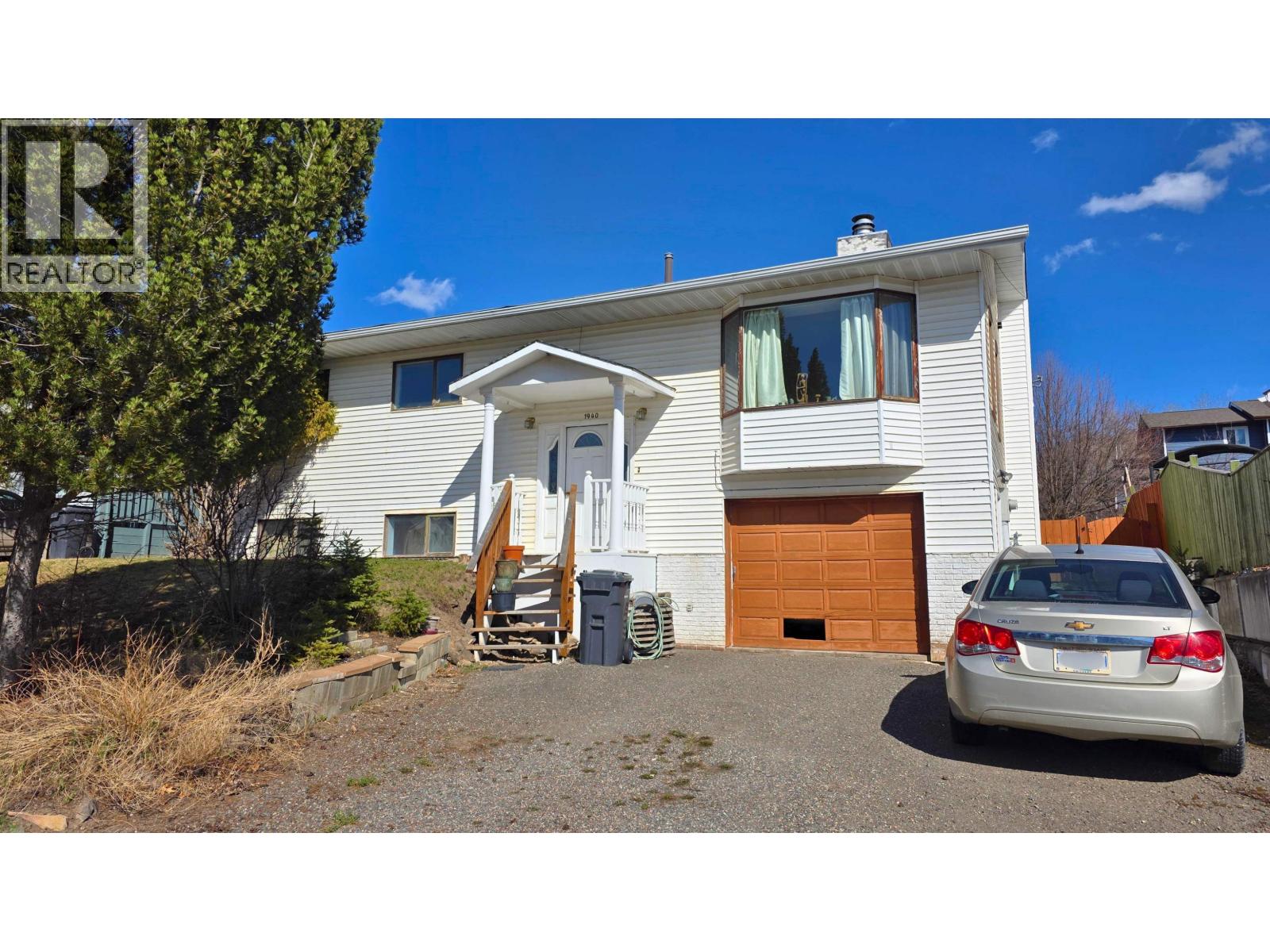 1940 Nadina Place, Houston, British Columbia  V0J 1Z0 - Photo 2 - R3114847