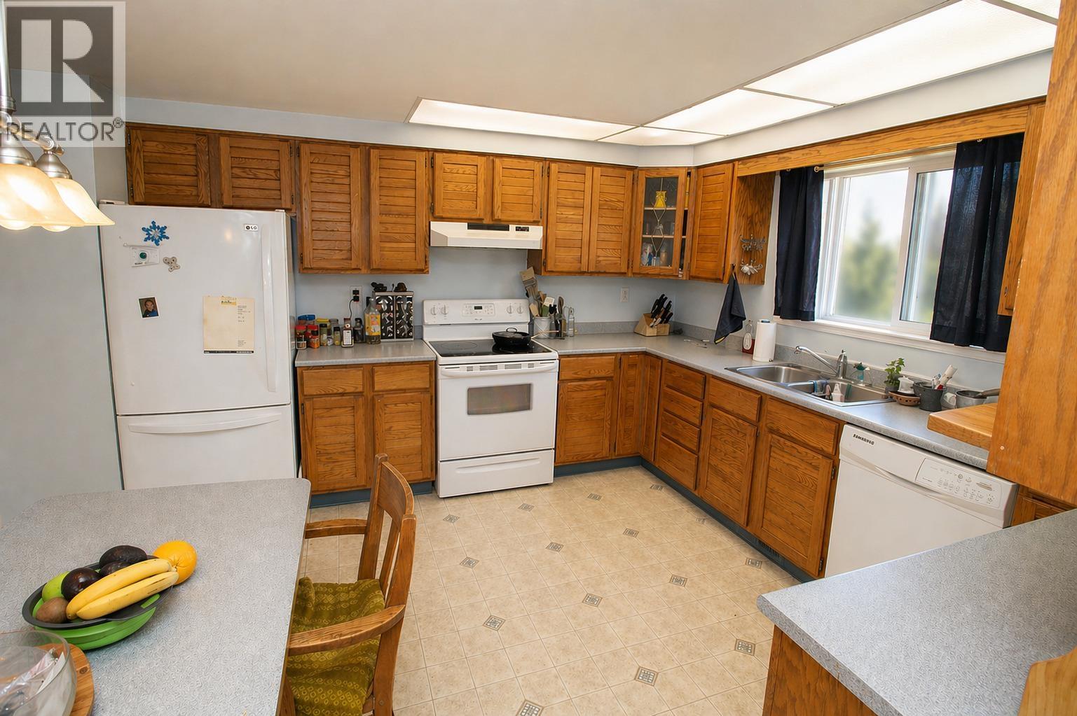 1940 Nadina Place, Houston, British Columbia  V0J 1Z0 - Photo 8 - R3114847