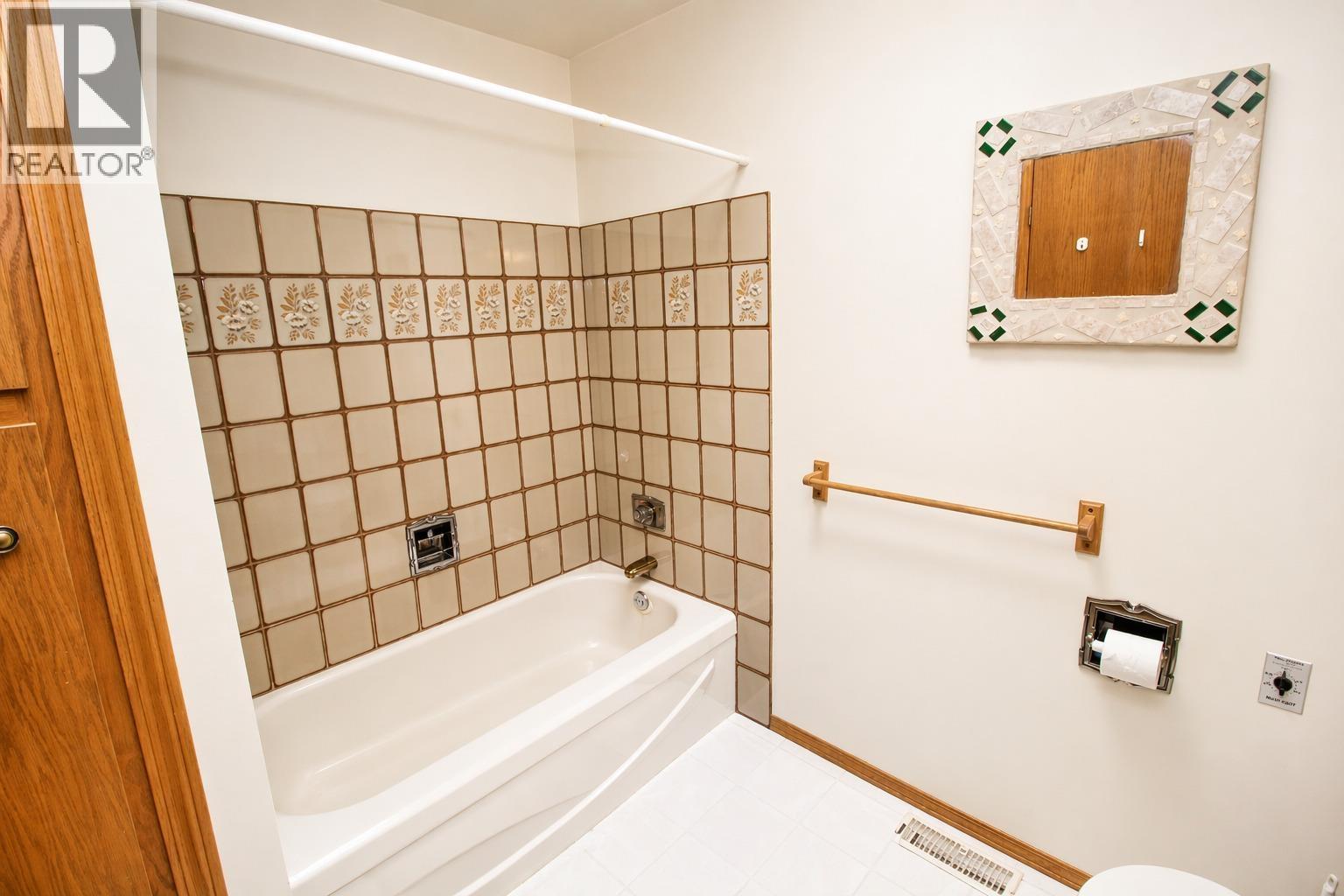 1940 Nadina Place, Houston, British Columbia  V0J 1Z0 - Photo 17 - R3114847