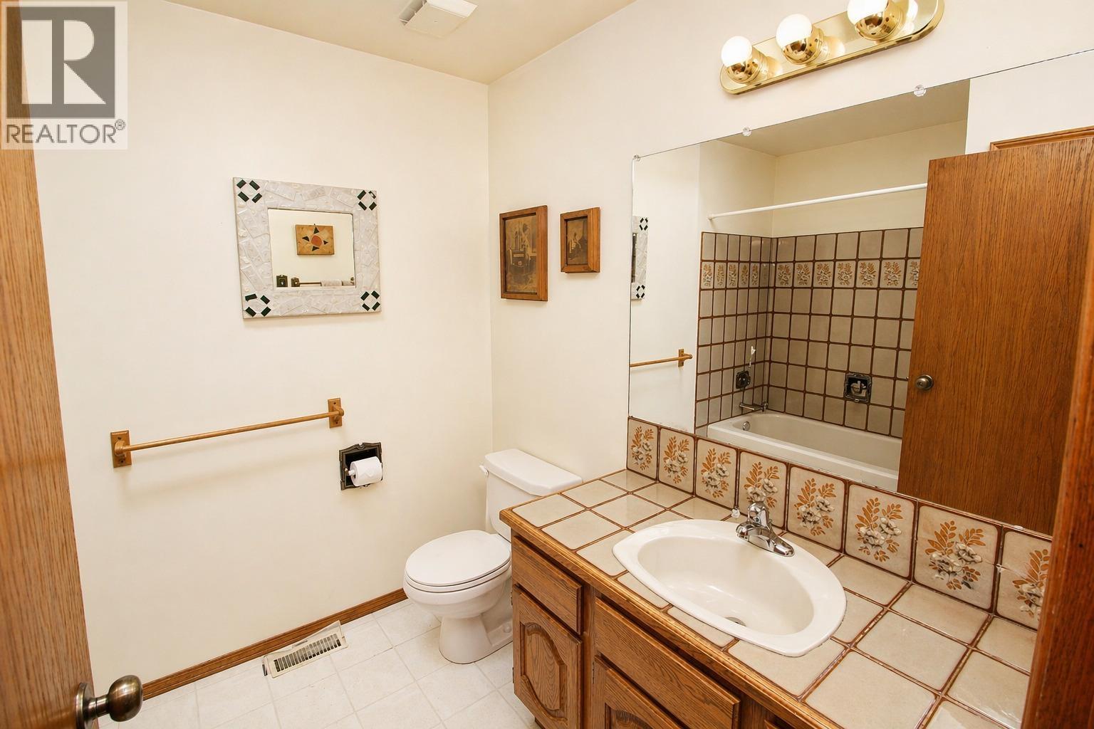 1940 Nadina Place, Houston, British Columbia  V0J 1Z0 - Photo 16 - R3114847