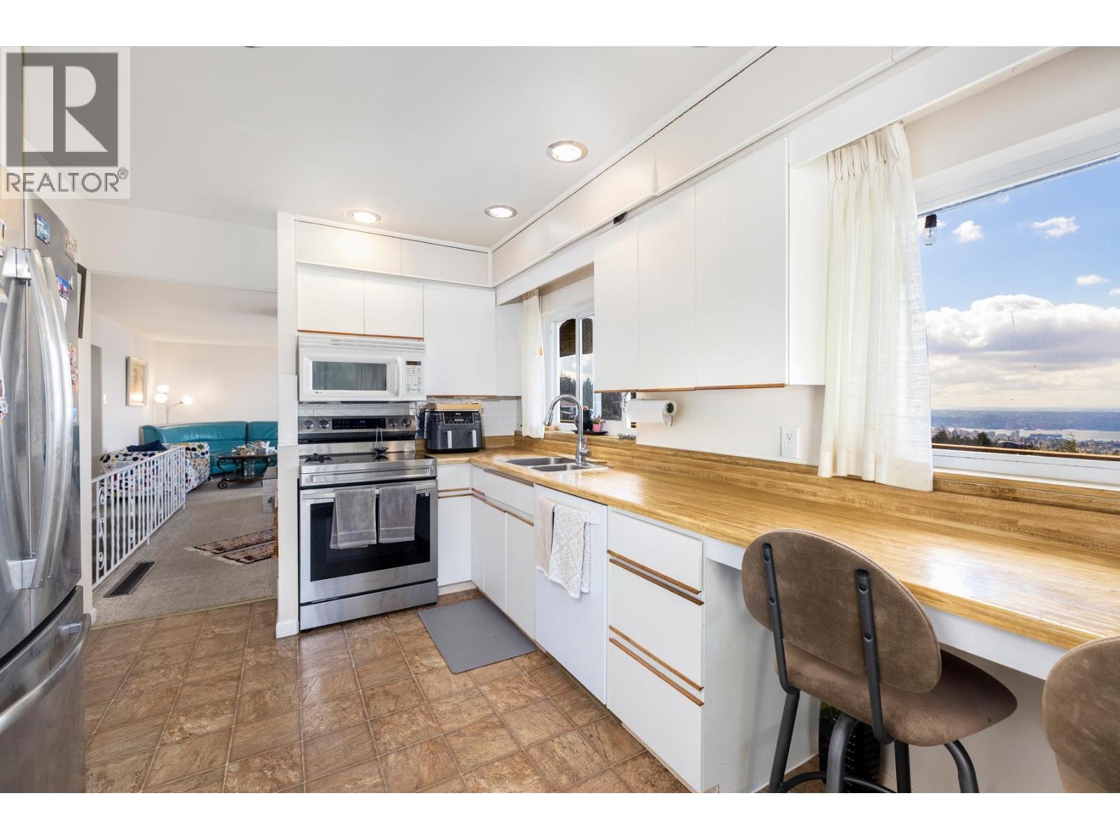 403 Newdale Court, North Vancouver, British Columbia  V7N 3H3 - Photo 12 - R3114652