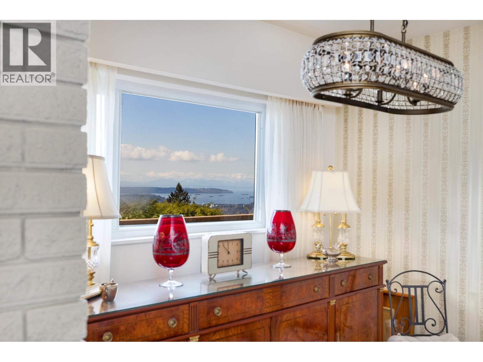 403 Newdale Court, North Vancouver, British Columbia  V7N 3H3 - Photo 16 - R3114652