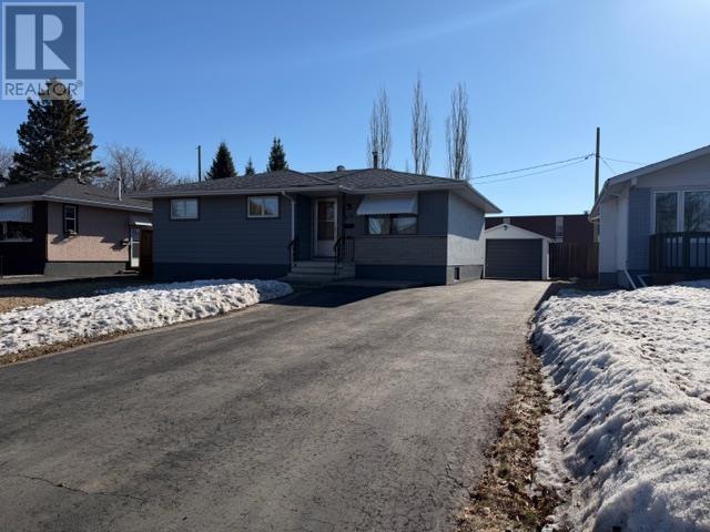 414 Sycamore Pl, Thunder Bay, Ontario  P7C 1W9 - Photo 1 - TB2600782