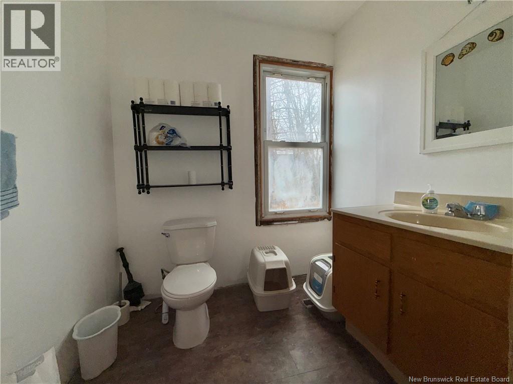 13 Lake Avenue, Mcadam, New Brunswick  E6J 1N5 - Photo 15 - NB137645