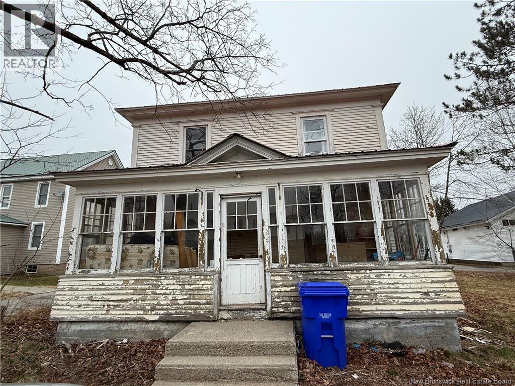 13 Lake Avenue, Mcadam, New Brunswick  E6J 1N5 - Photo 2 - NB137645