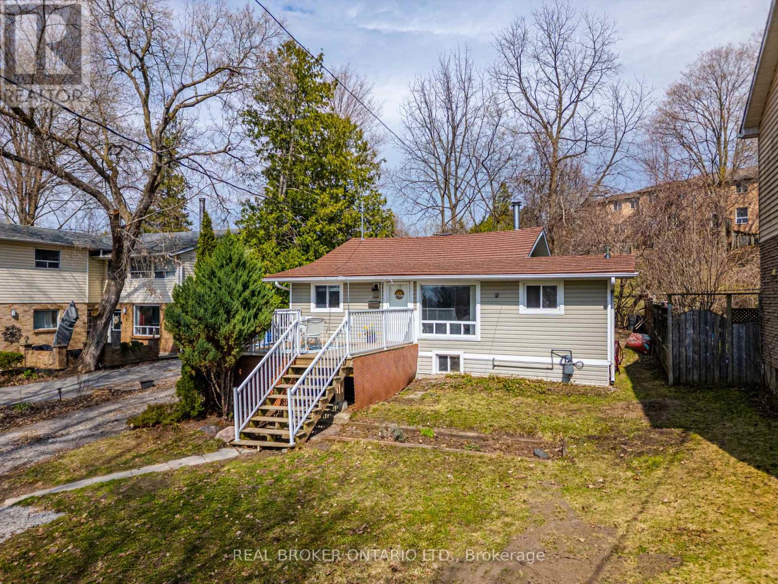 37 PINEWAY AVENUE, Georgina, Ontario