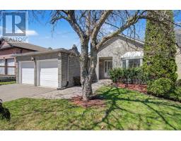 10 HASKELL CRESCENT, Aurora, Ontario