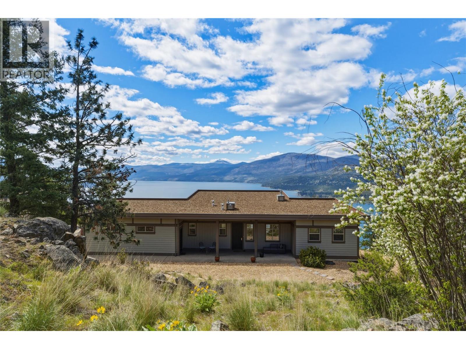 8964 Davidson Place, Vernon, British Columbia  V1H 2K9 - Photo 2 - 10383336