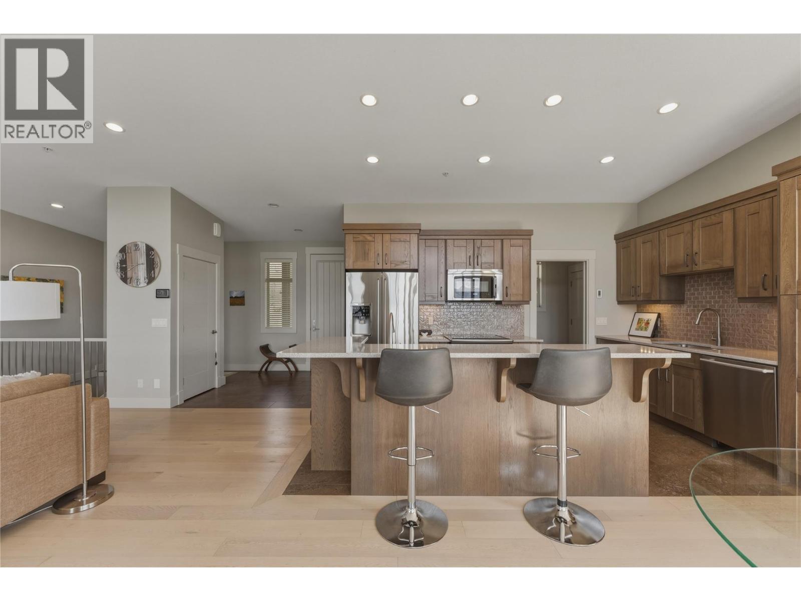 8964 Davidson Place, Vernon, British Columbia  V1H 2K9 - Photo 11 - 10383336