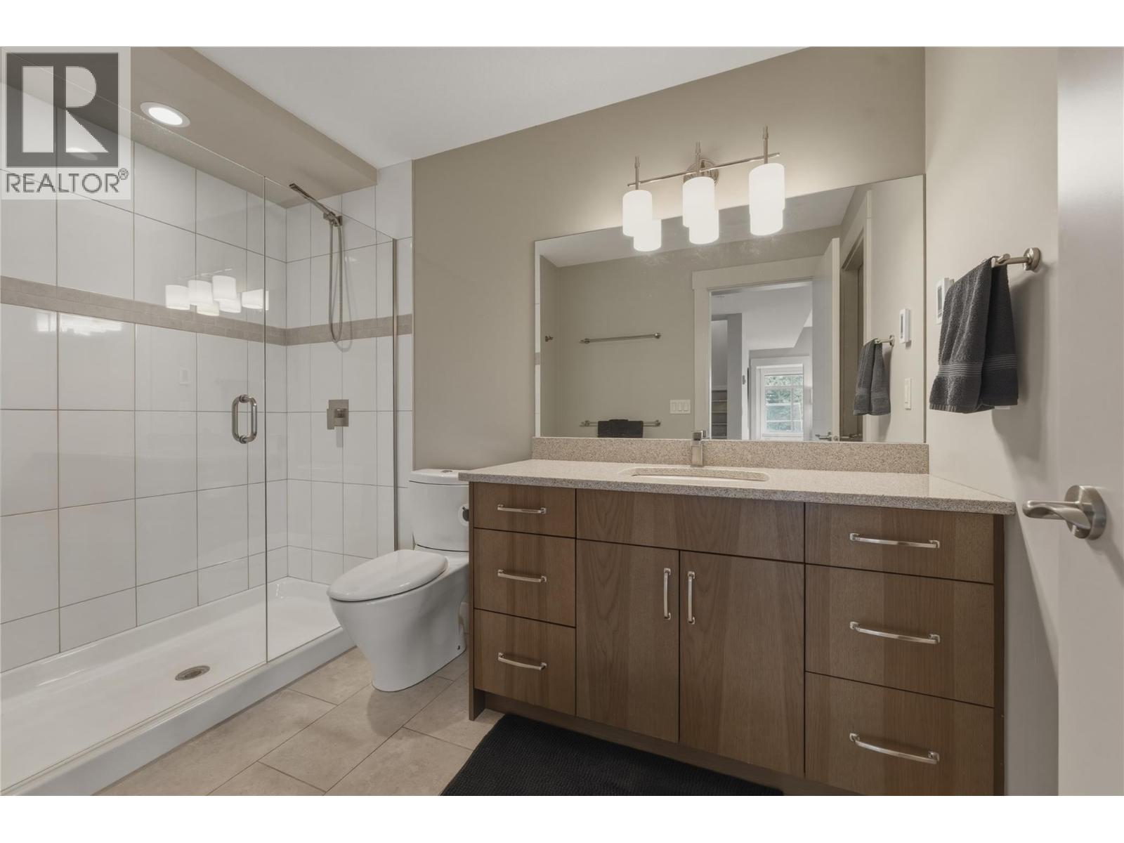 8964 Davidson Place, Vernon, British Columbia  V1H 2K9 - Photo 32 - 10383336