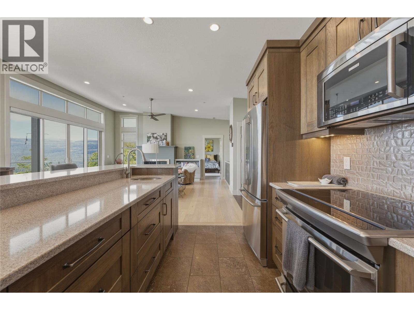 8964 Davidson Place, Vernon, British Columbia  V1H 2K9 - Photo 9 - 10383336