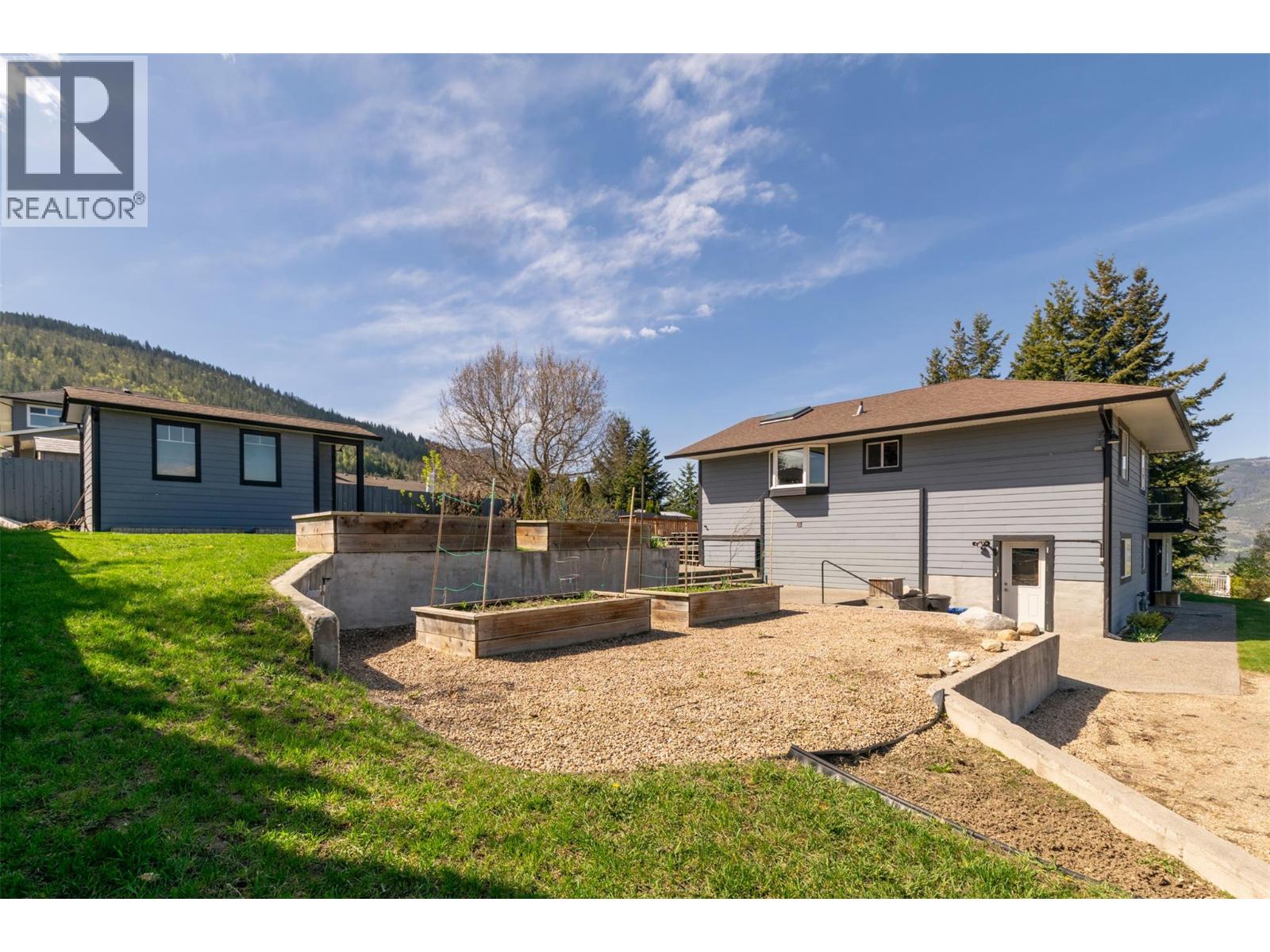 1350 13 Avenue SE, Salmon Arm, British Columbia  V1E 2G7 - Photo 53 - 10377782