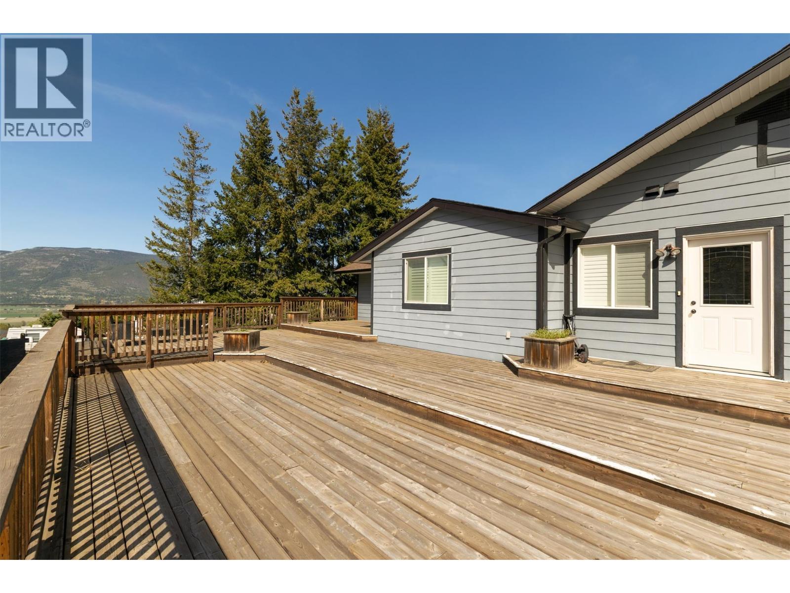 1350 13 Avenue SE, Salmon Arm, British Columbia  V1E 2G7 - Photo 61 - 10377782