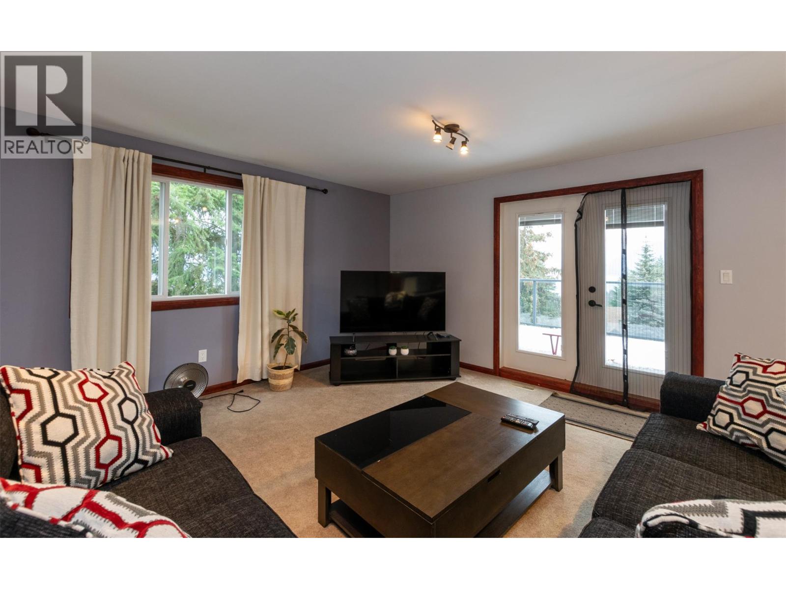 1350 13 Avenue SE, Salmon Arm, British Columbia  V1E 2G7 - Photo 23 - 10377782