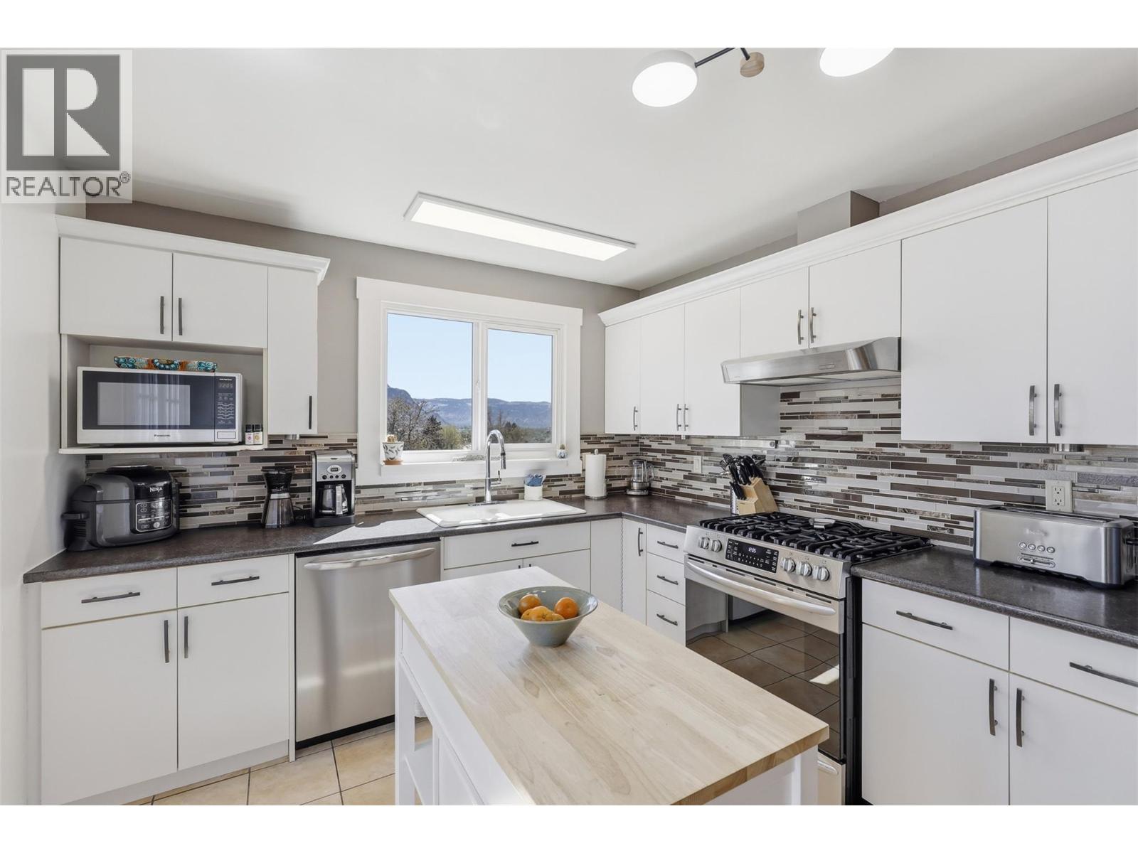 2177 Community Place, Kamloops, British Columbia  V2B 7Y6 - Photo 11 - 10383374