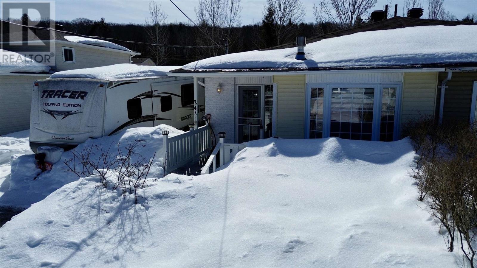 24a Washington Cres, Elliot Lake, Ontario  P5A 2L8 - Photo 2 - SM260606