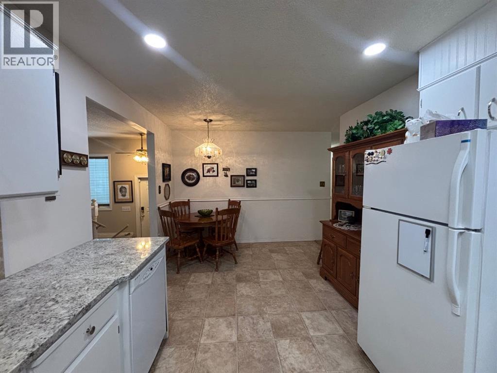 1216 Lakemount Boulevard S, Lethbridge, Alberta  T1K 3K1 - Photo 15 - A2304431