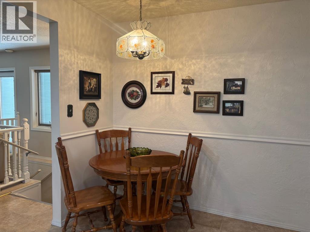 1216 Lakemount Boulevard S, Lethbridge, Alberta  T1K 3K1 - Photo 16 - A2304431