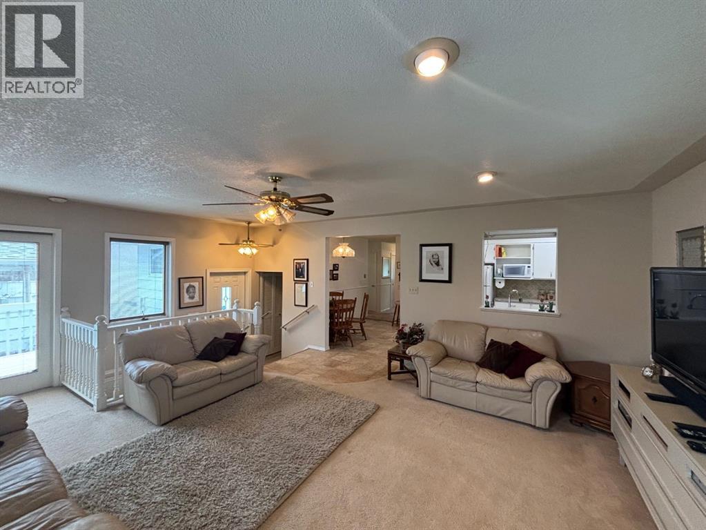 1216 Lakemount Boulevard S, Lethbridge, Alberta  T1K 3K1 - Photo 17 - A2304431