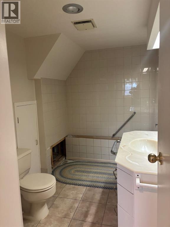 1216 Lakemount Boulevard S, Lethbridge, Alberta  T1K 3K1 - Photo 22 - A2304431