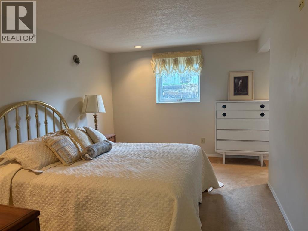 1216 Lakemount Boulevard S, Lethbridge, Alberta  T1K 3K1 - Photo 24 - A2304431