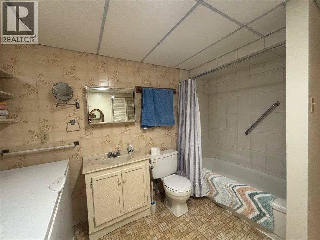 1216 Lakemount Boulevard S, Lethbridge, Alberta  T1K 3K1 - Photo 35 - A2304431