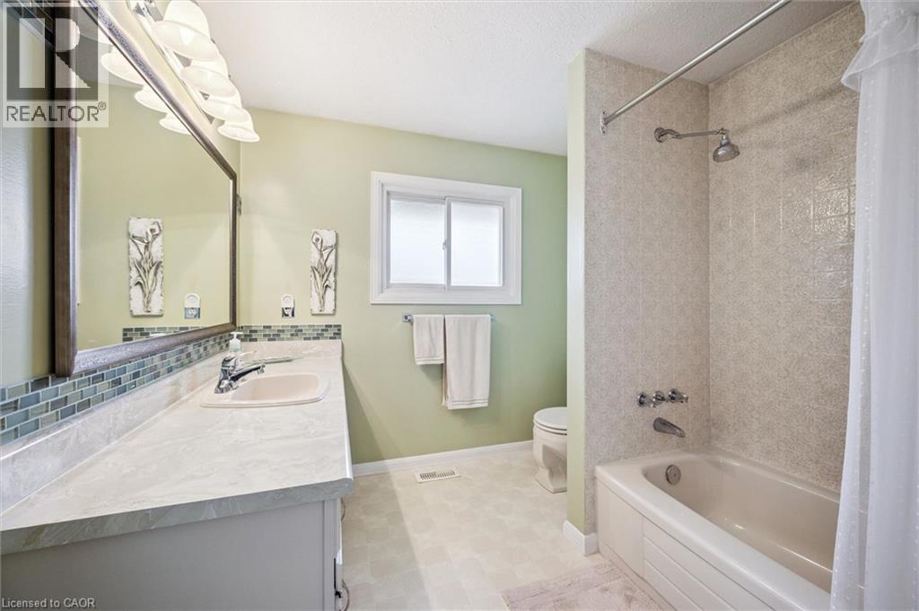 233 Laurentian Drive, Kitchener, Ontario  N2E 2G5 - Photo 17 - 40823454