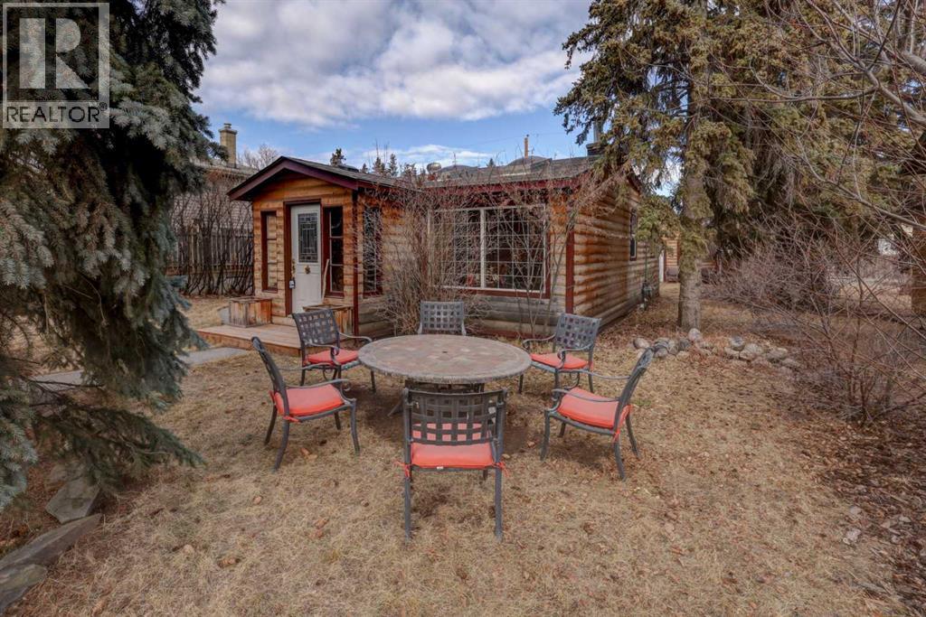 6424 32 Avenue NW, Calgary, Alberta