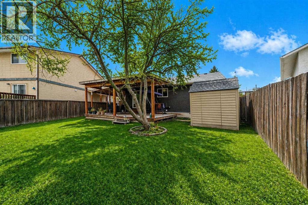 19 Castlepark Way Ne, Calgary, Alberta  T3J 1R7 - Photo 49 - A2297081