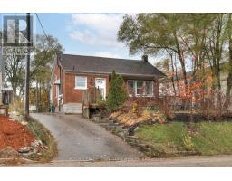839 STIRLING AVENUE S, Kitchener, Ontario