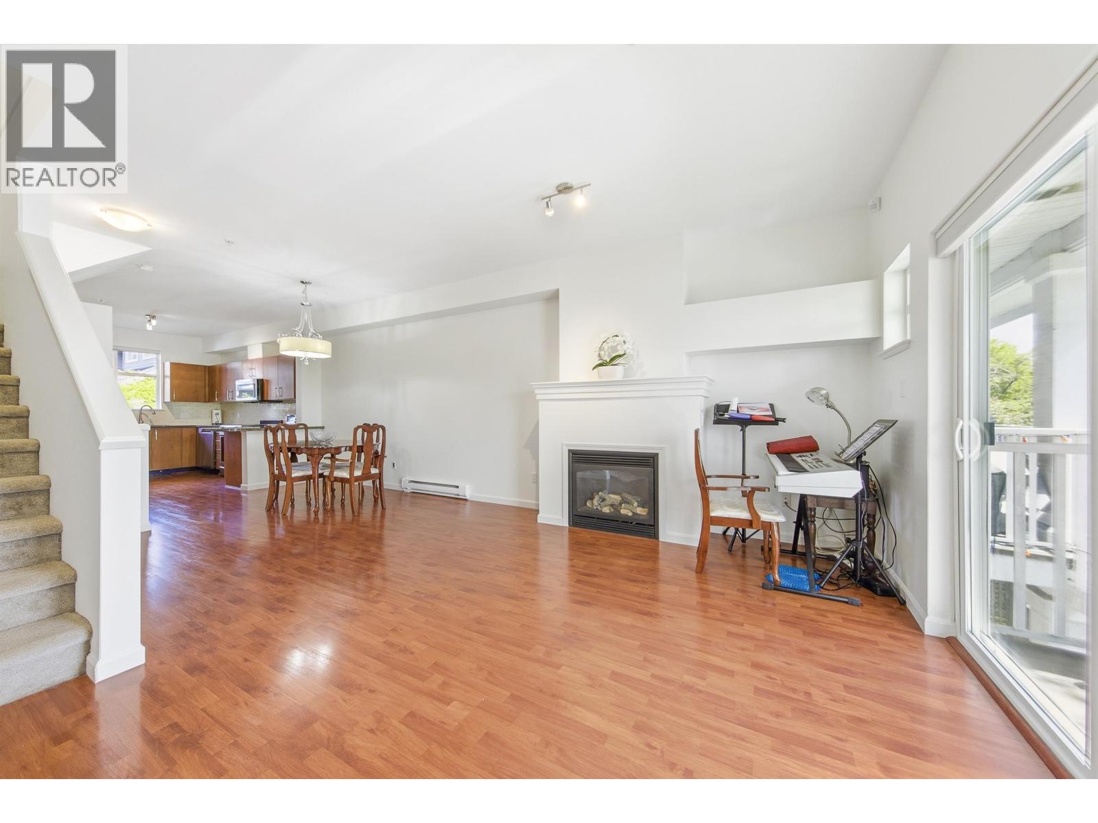 136 935 Ewen Avenue, New Westminster, British Columbia  V3M 0A1 - Photo 10 - R3113811