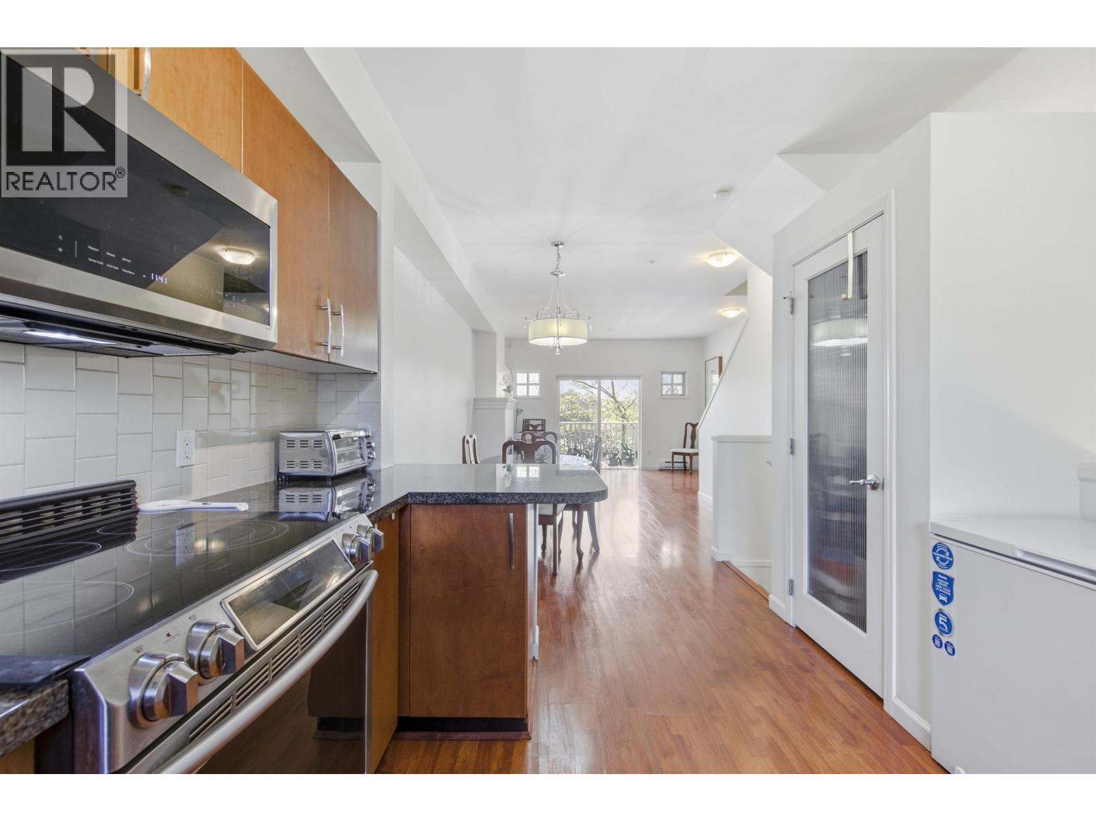 136 935 Ewen Avenue, New Westminster, British Columbia  V3M 0A1 - Photo 7 - R3113811